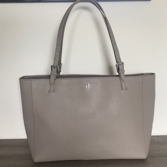 Tory Burch Handbags - Tory Burch Large York Tote